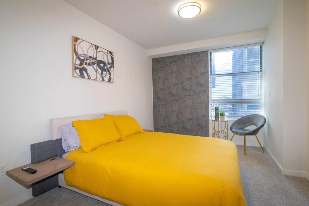 June Specials- Suite Spot Dtla- Free Parking For One Car! * Los Angeles