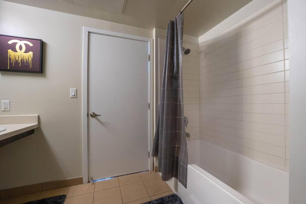 June Specials- Suite Spot Dtla- Free Parking For One Car! Appartement